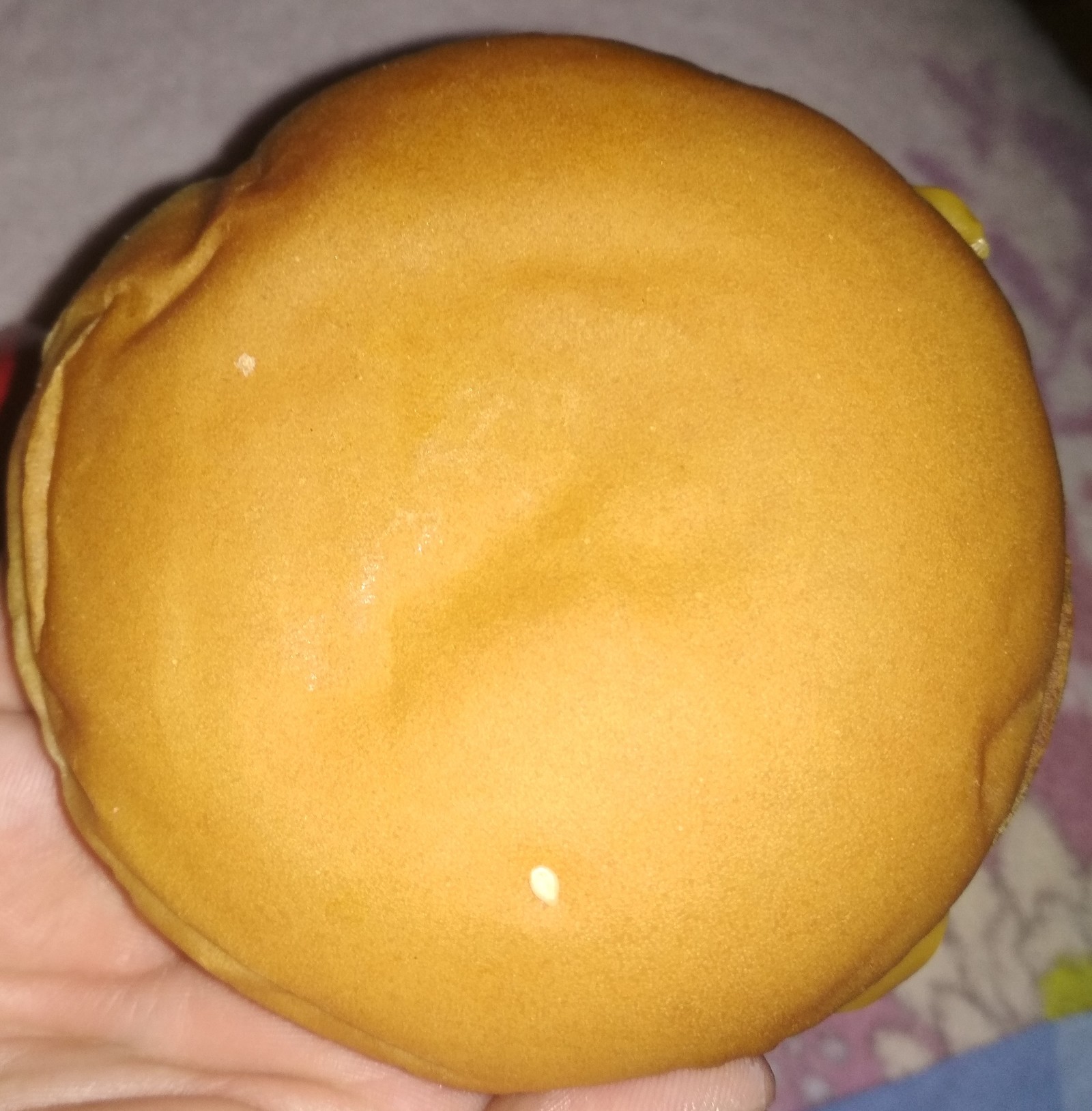 Bun with sesame seeds - My, Cheeseburger, McDonald's