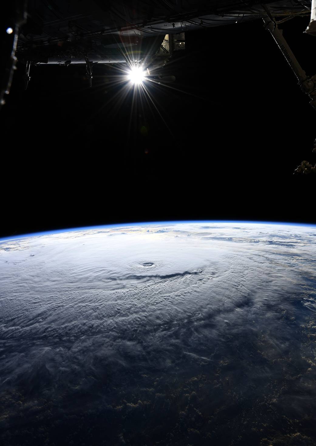 Hurricane Lane heading towards Hawaii. - ISS, Space, Land, Hurricane