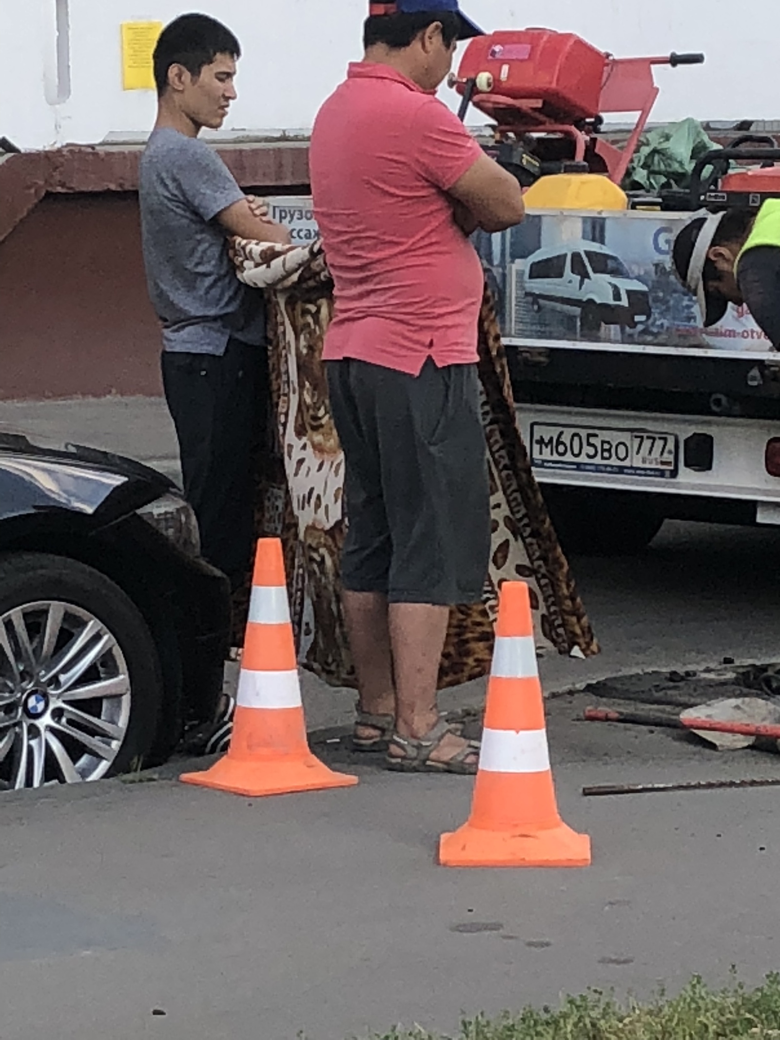 How expensive cars are protected from roadwork damage... - My, Danger, Two heroes, Moscow, Car, BMW 8, My, Road works, Longpost