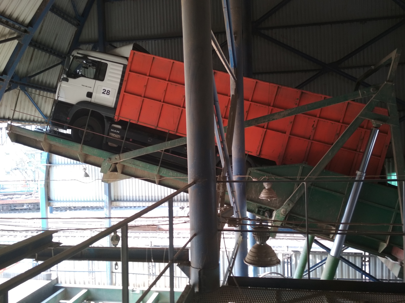 The design and principle of operation of the auto-tilt (car-lift) - My, Production, Longpost, Factory, Auto, Hydraulics