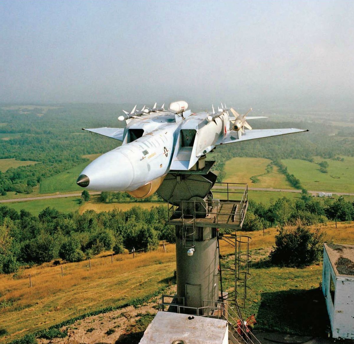 Test platform at Griffis AFB - Airbase, Radar, Longpost