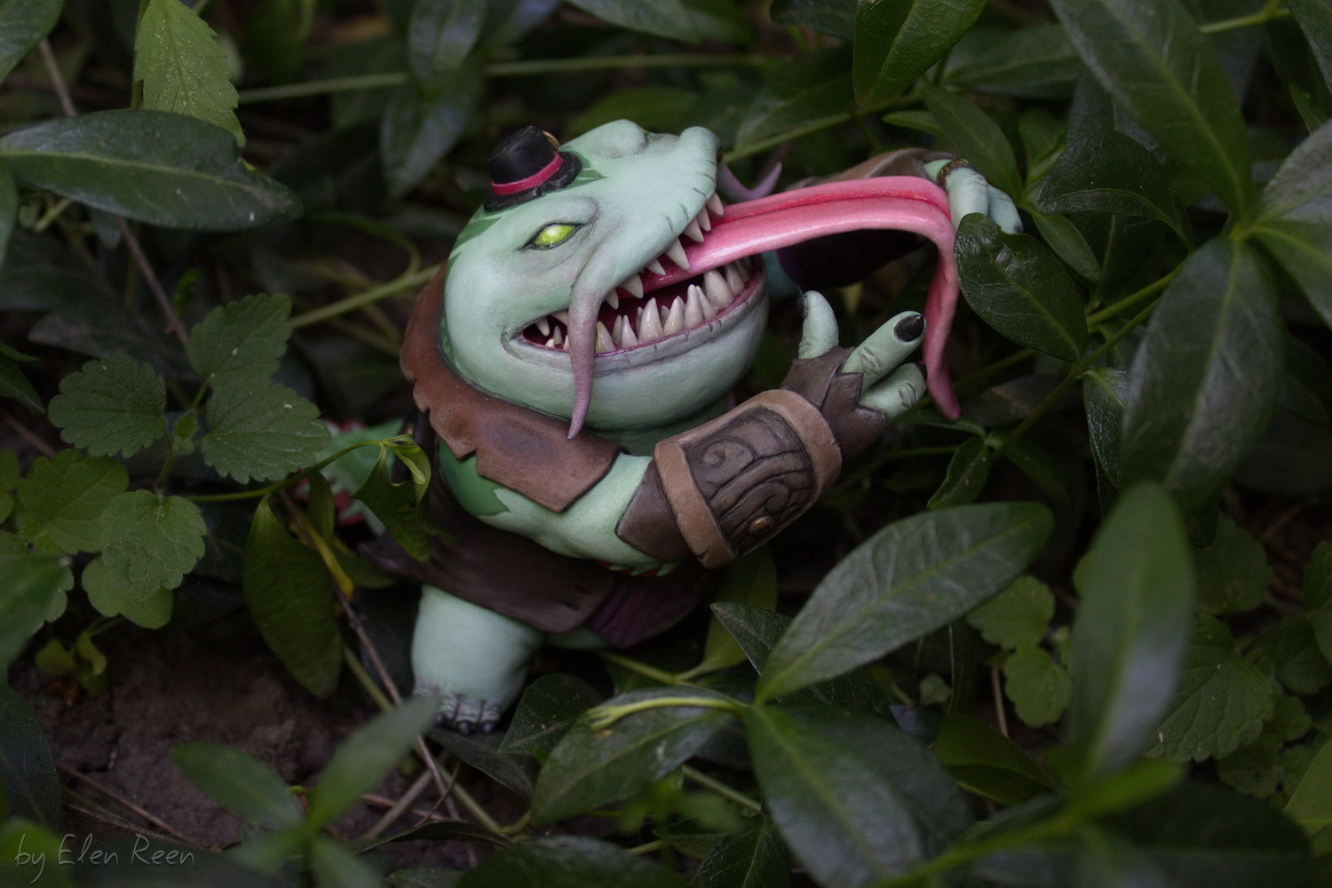 Таам Кенч (League of Legends) из бархатного пластика - Моё, League of Legends, Tahm Kench, Фигурка, Рукоделие с процессом, Ручная работа, Лепка, Бархатный пластик, Handmade, Длиннопост, Фигурки