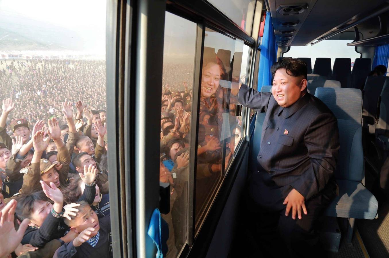 North Korea is a unique and highly controversial country. Everyone thinks that people live there like in a prison, but in fact they are happy. - North Korea, Happiness, Leader, Longpost, The photo