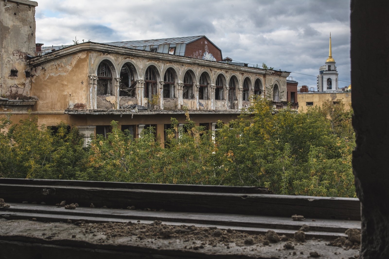 Мертвая больница. - Моё, Фотография, Архитектура, Длиннопост, Заброшенное