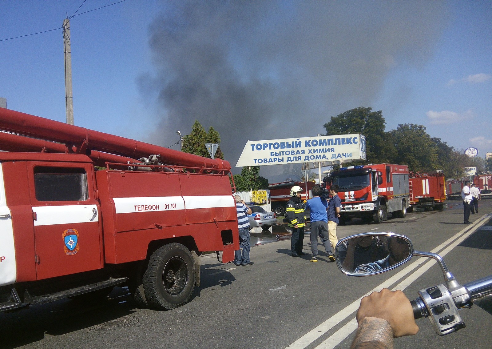 Chaos and indifference - My, Chaos, Indifference, Interesting, Moto, Fire, People, Smoke, Traffic jams, Longpost