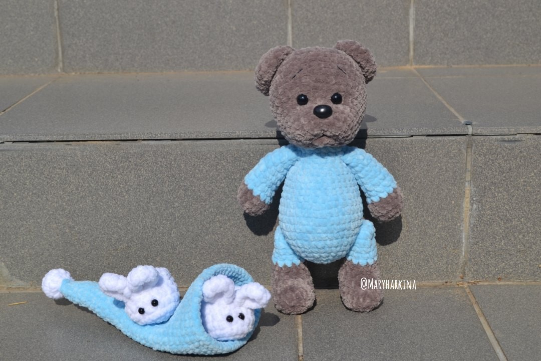 Mishunya with interesting slippers - My, The Bears, Handmade, Longpost, Knitting