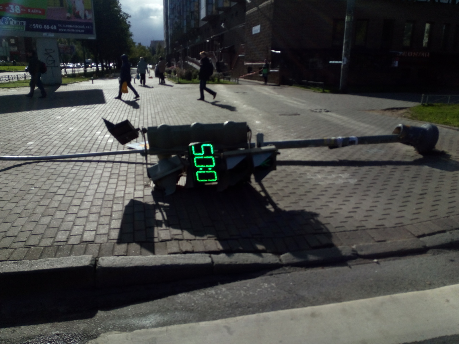 Can I work lying down? - Wind, Traffic lights, Saint Petersburg