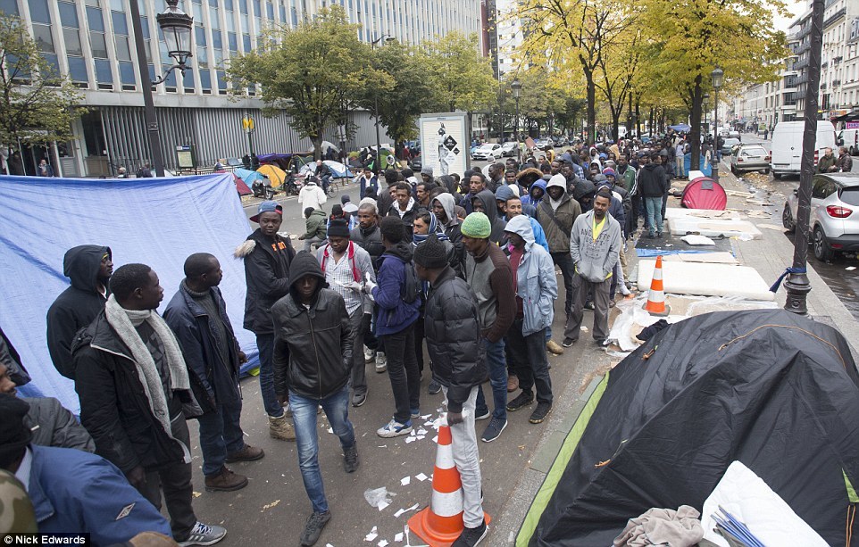 When you're such a brash country with colonies at the dawn of capitalism, but it's time to pay the price... - Paris, Capitalism, Colonialism, Imperialism, Pay, Immigrants, Unsanitary conditions, , Video, Longpost, Hell