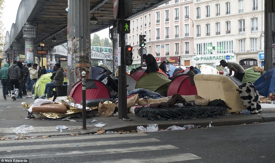 When you're such a brash country with colonies at the dawn of capitalism, but it's time to pay the price... - Paris, Capitalism, Colonialism, Imperialism, Pay, Immigrants, Unsanitary conditions, , Video, Longpost, Hell