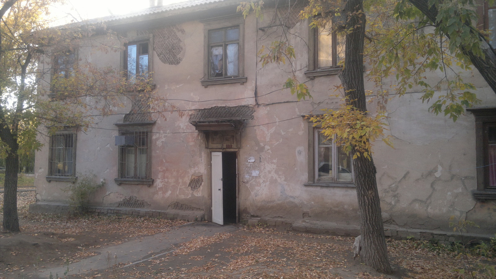 Different types of town - My, Kazakhstan, Pavlodar, cat, Trash can, , Vandalism, Longpost