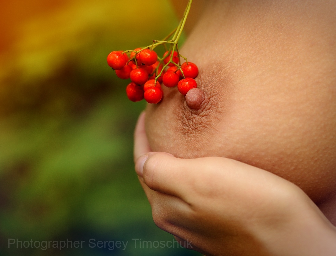 Berries... - NSFW, Erotic, Strawberry, Nipples, beauty, Boobs, Berries