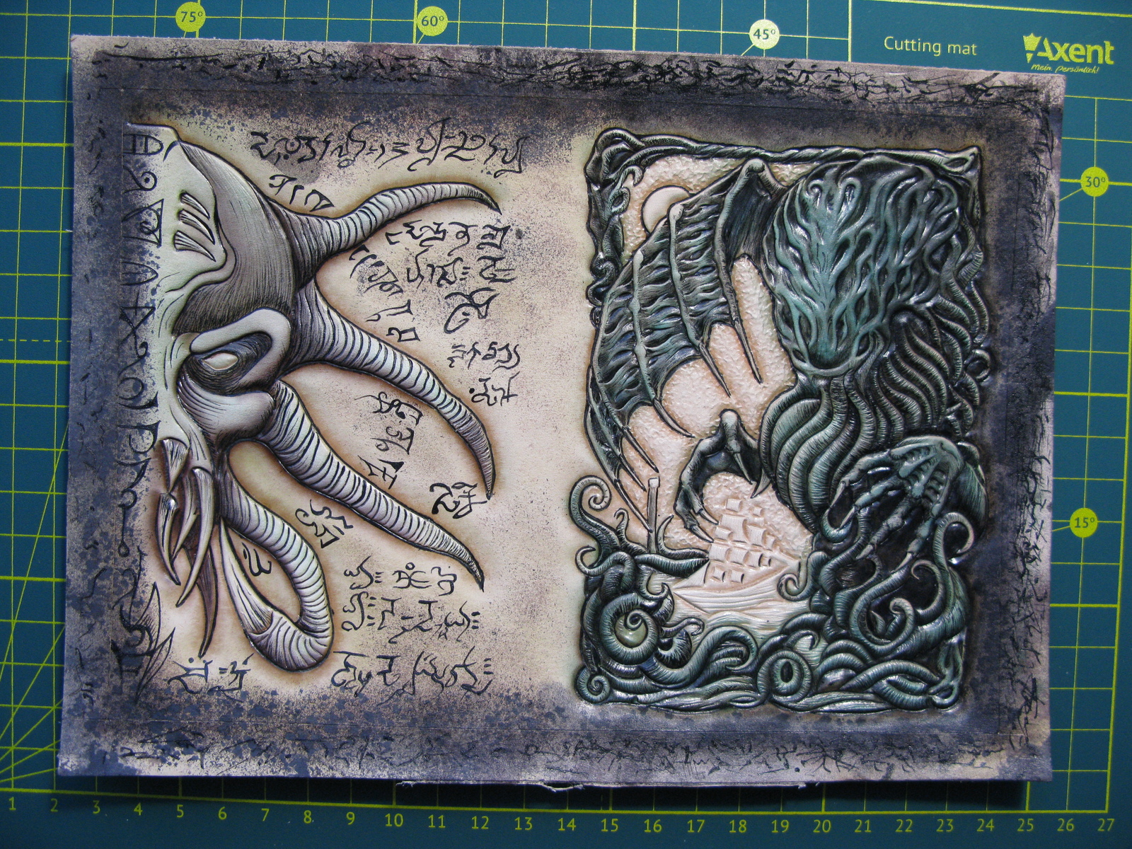 Passport cover. Painting and assembly. - My, Leather, Paints, Assembly, Tutorial, Cthulhu, Cover, Longpost