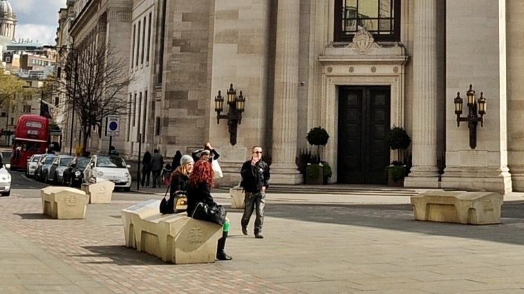 Hostile bench - Benches, London, England, Architecture, Design, Homeless, Purity, Longpost