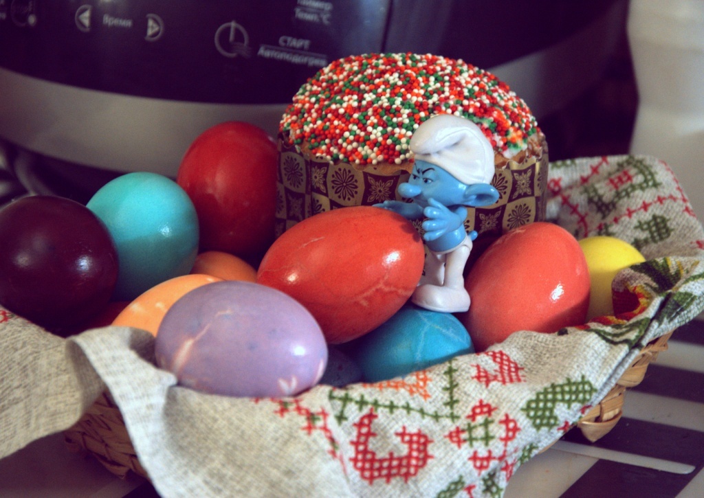 Smurf and EASTER. - My, The smurfs, Easter eggs, Photographer, Macro photography, Easter eggs, Longpost