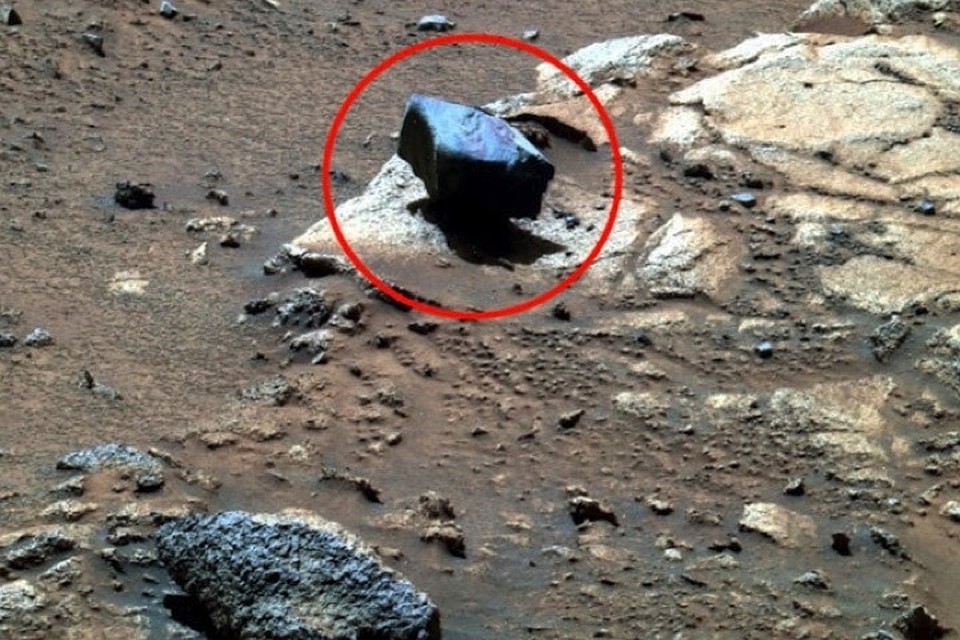 Rocks on Mars demonstrate the miracle of levitation - Space, Mars, A rock, Mystery, Longpost