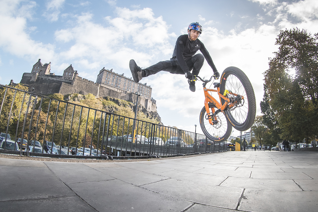 Danny MacAskill vs... Danny MacAskill - Danny Macaskill, Straight, Trial, A bike, Cycling, Extreme, , Video, Longpost