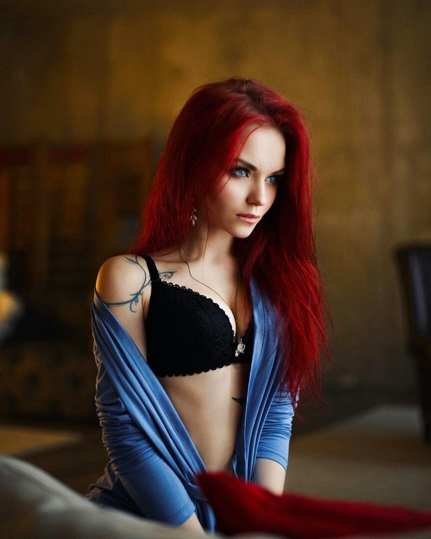 What is her name? - Beautiful girl, Girls, Redheads, Who is this?