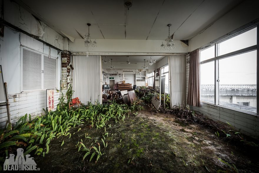 Photos I took at the largest abandoned hotel in Japan - Old age, Abandoned, Longpost