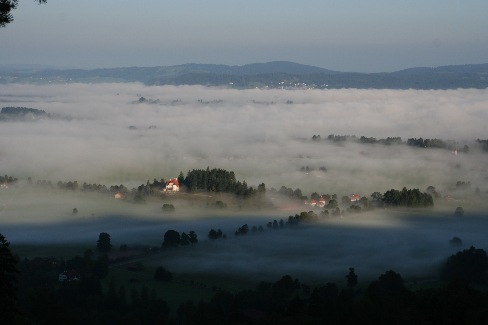 Neuschwanstein castle surroundings - My, Neuschwanstein, Fog, Morning, Valley, , Fussen, Longpost