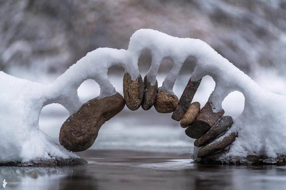 Снег над самодельной аркой - Снег, Камень, Фотография