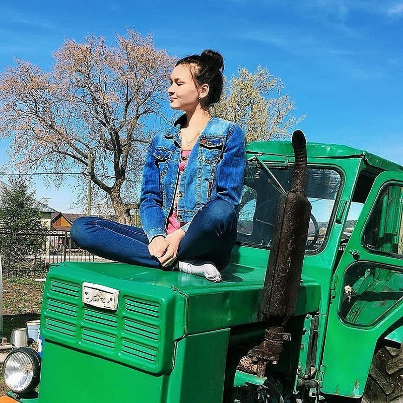 Riding a tractor? - Girls, Tractor, The photo, Beautiful girl, Joke, Humor, Longpost