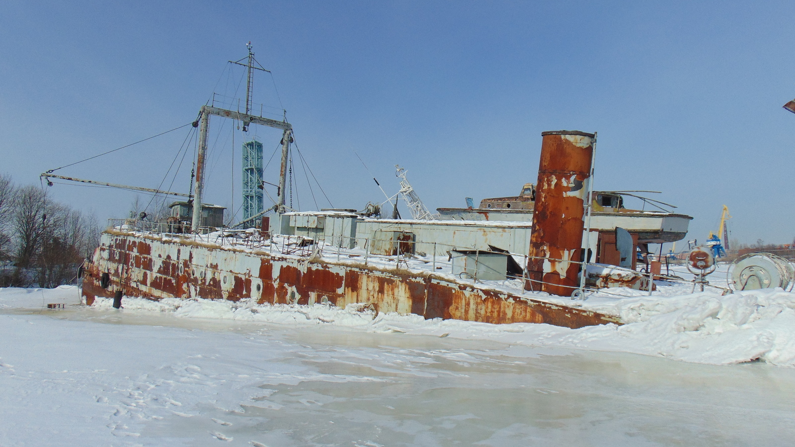 Кронштадтский морской завод. Брошенные корабли | Пикабу