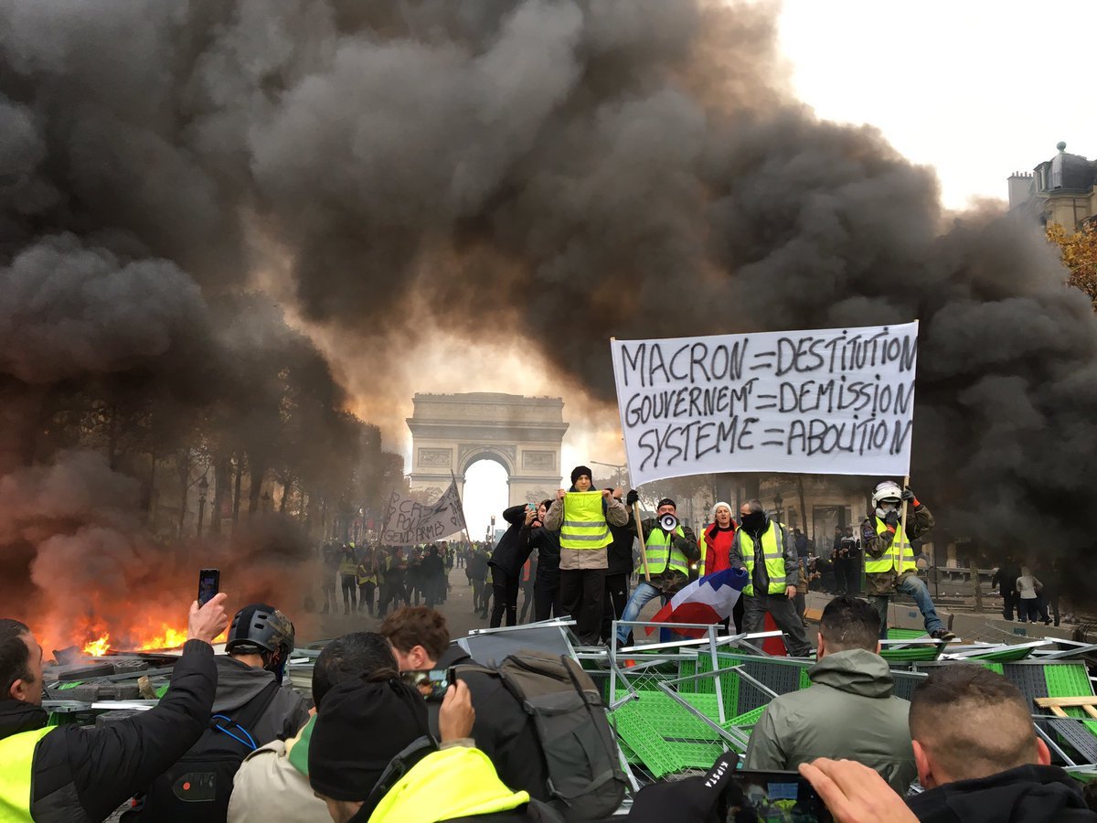 A couple of photos from the Paris Maidan - Paris, Protest, Longpost