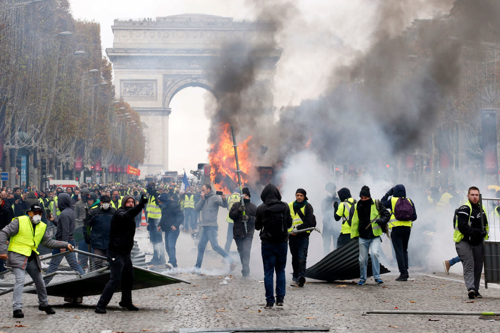 A couple of photos from the Paris Maidan - Paris, Protest, Longpost