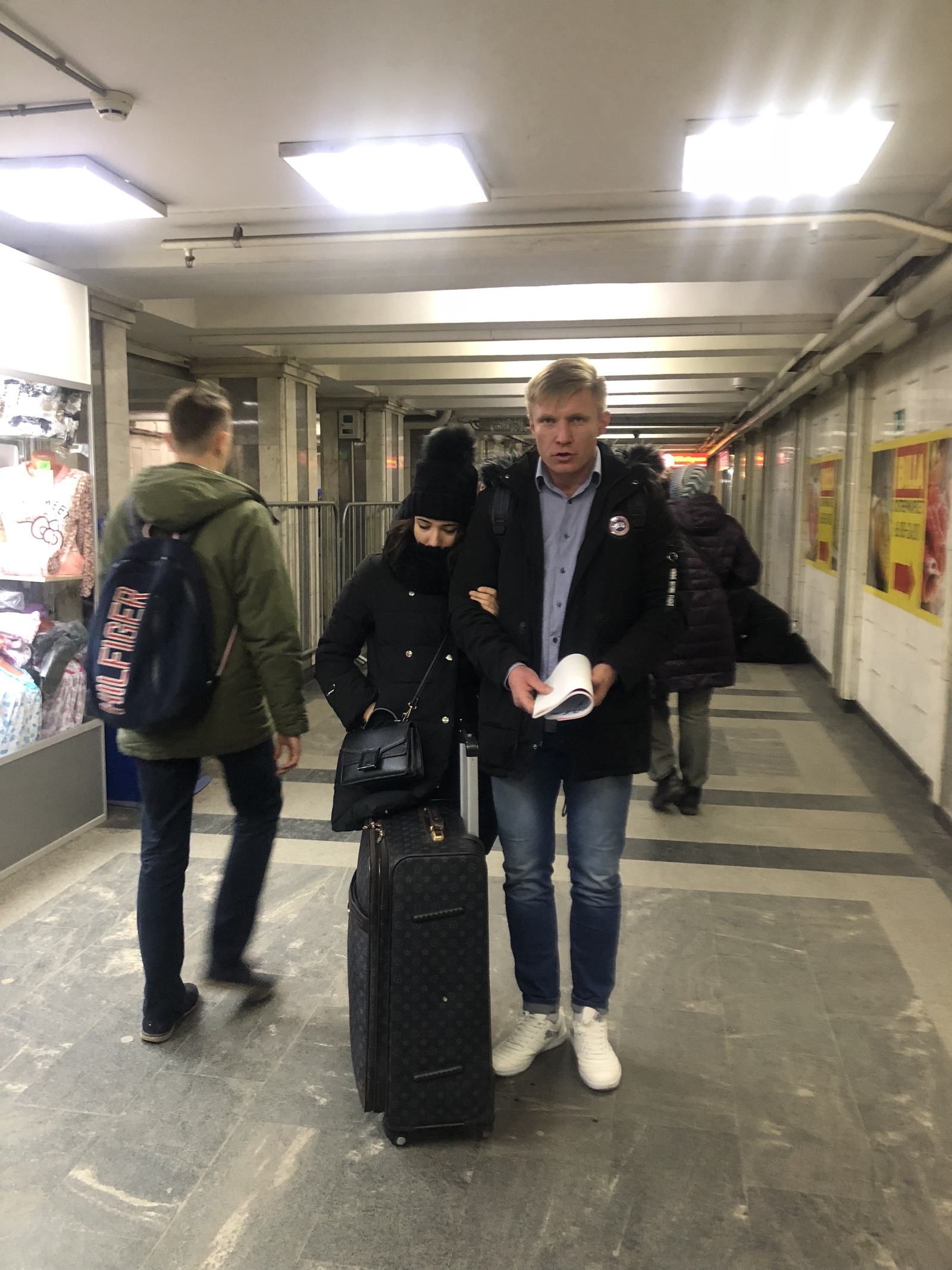 Beggars and the fight against them - My, Beggars, Vertical video, Moscow, Negative, Kazan Station, Police, Mat, Video, Longpost