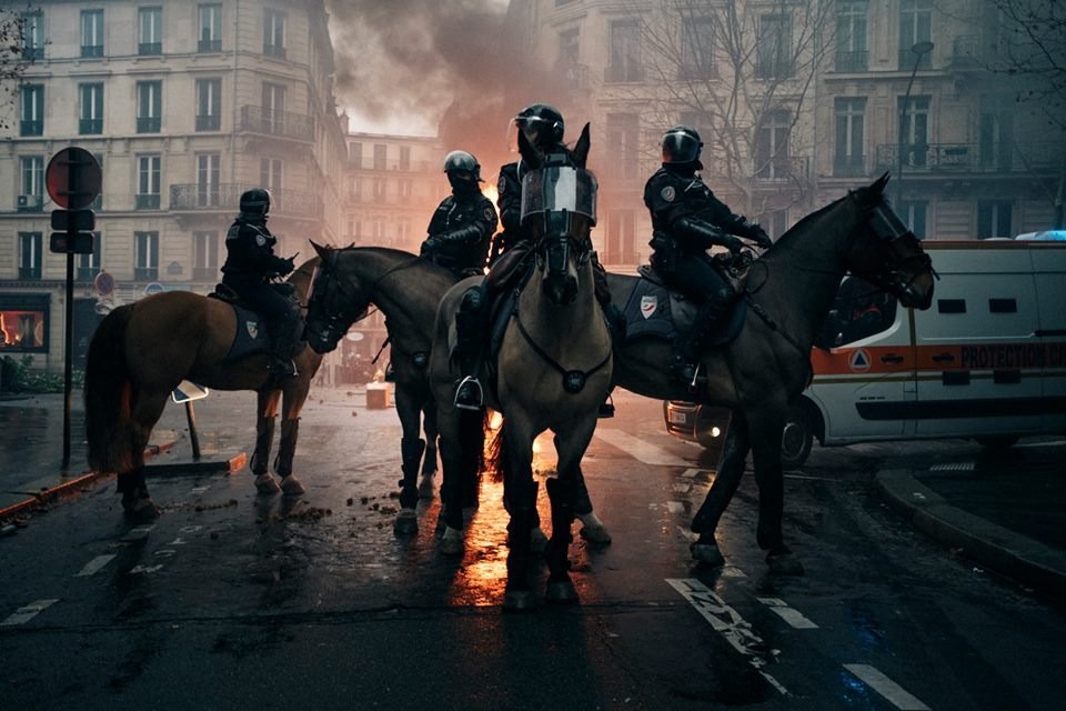 Horsemen of the Apocalypse - Paris, France, Protest, The photo, Horses, Mounted police, Horsemen of the Apocalypse