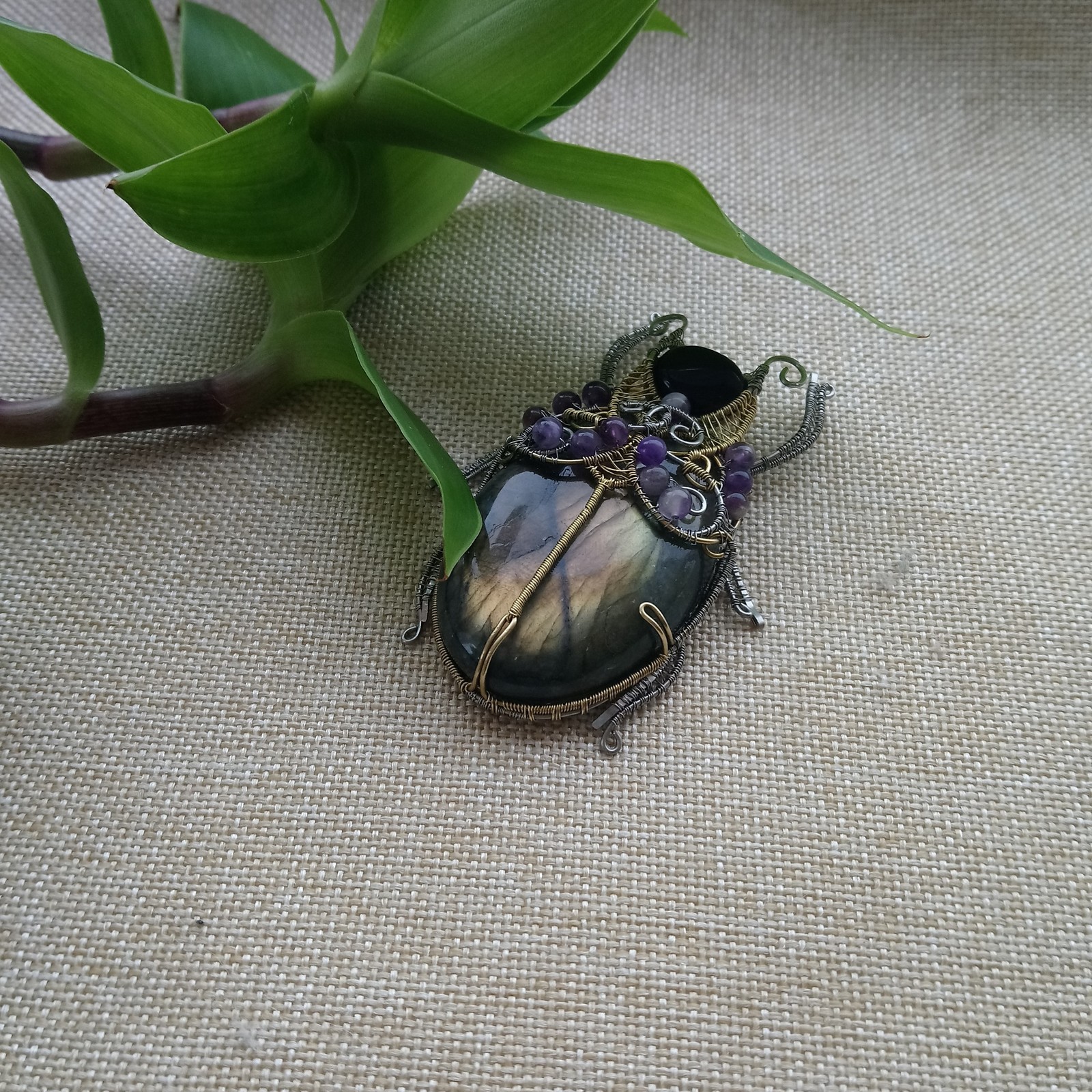 My wire creature. labrador beetle - My, Needlework without process, Жуки, Wire wrap, Decoration, Longpost