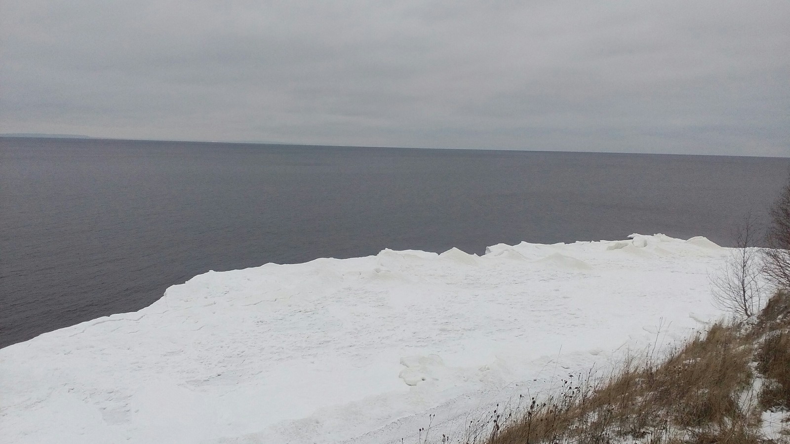 Winter is almost here - My, Winter, The photo, Lake Onega, Shore, , Lenovo