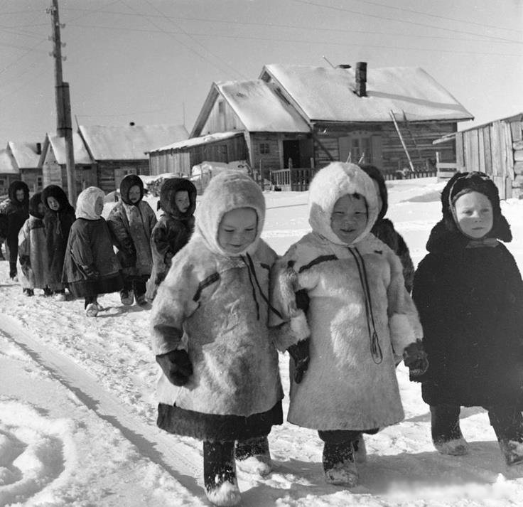 Arkhangelsk region 1967 - Arkhangelsk region, Children, Winter