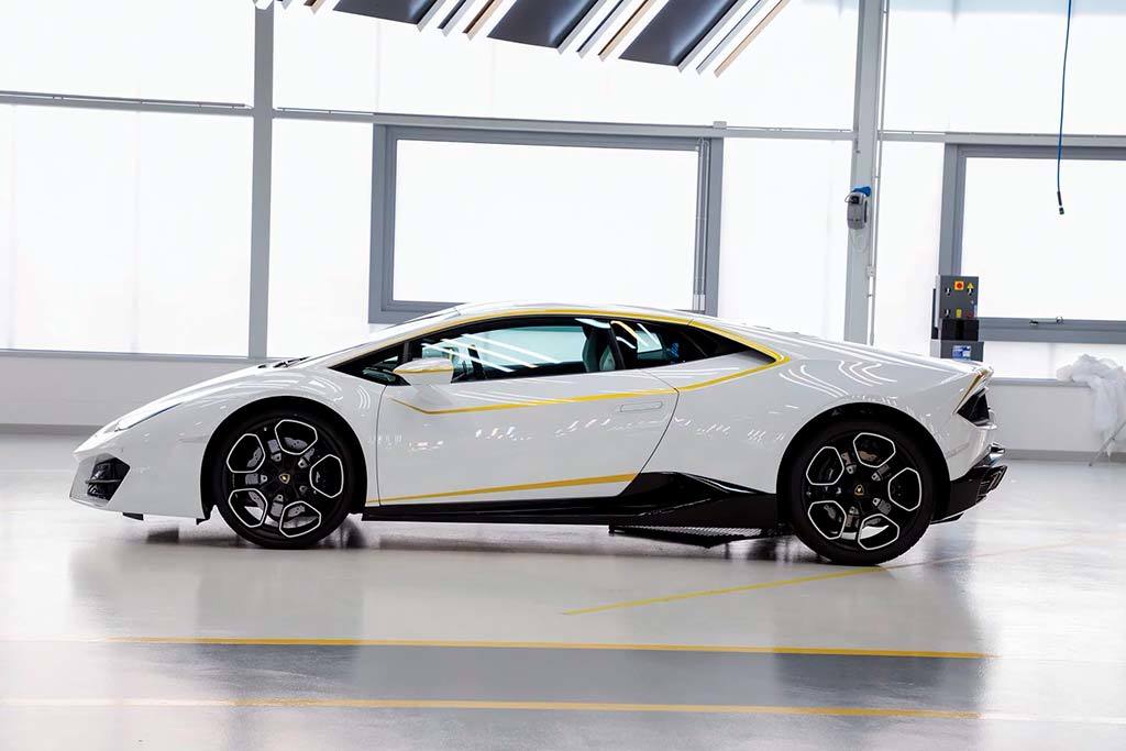 Lamborghini папы римского разыграют в лотерею - Lamborghini, Религия, Папа Римский