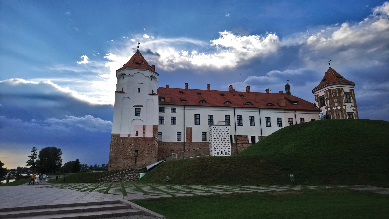 Мирский замок. Беларусь. - Моё, Мир, Мирский замок, Республика Беларусь, Фотография, Мобильная фотография, Длиннопост