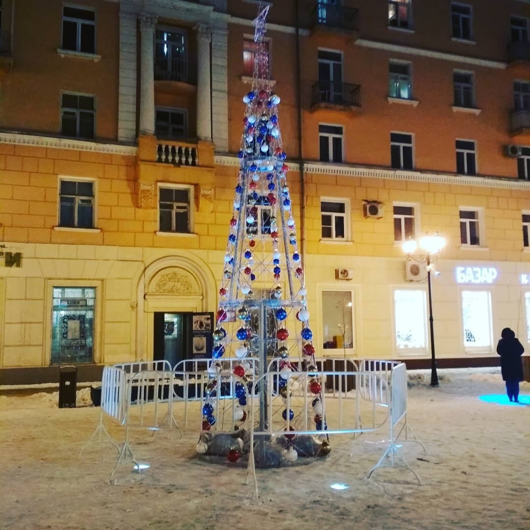 This is the tree we have in town. - My, Ivanovo, Art object, Christmas tree, Longpost