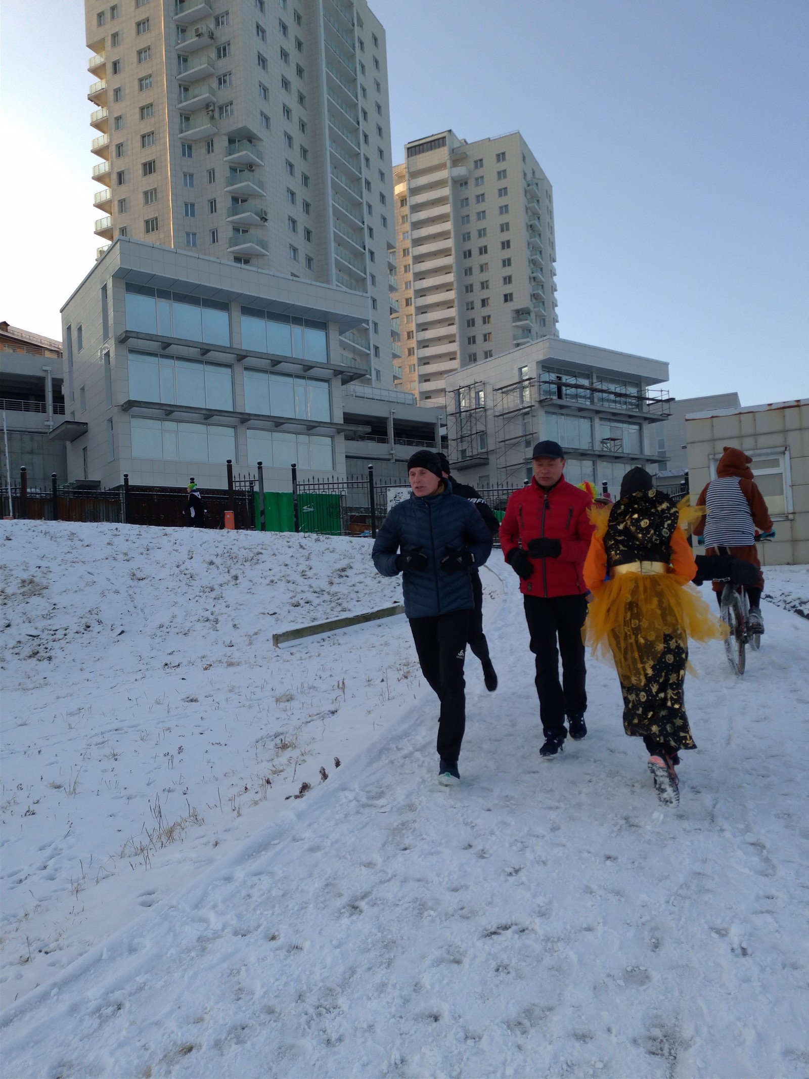 Jogging in costumes before the New Year. - My, Run, Costume, New Year, GIF, Video, Longpost