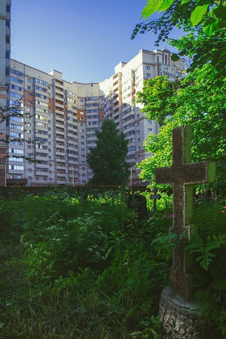 Quiet neighbors - Cemetery, New building, Neighbours, Longpost, Saint Petersburg