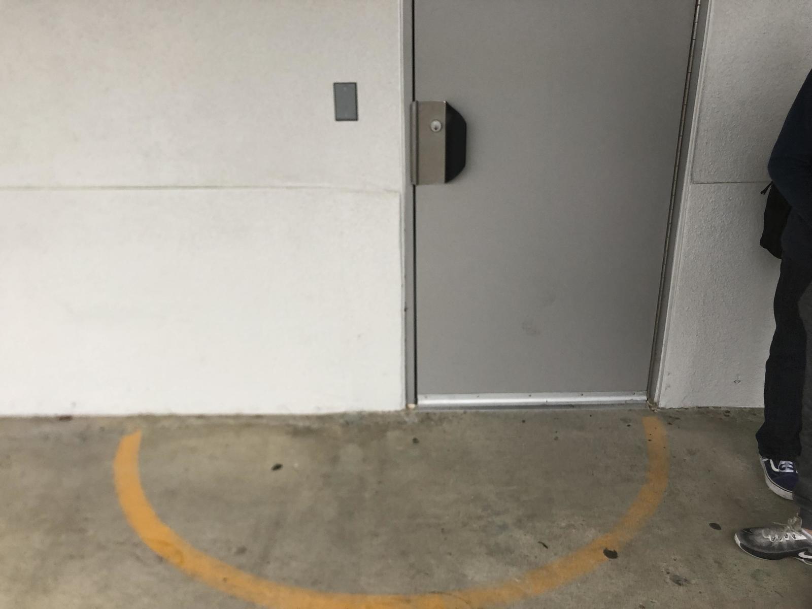 Something is wrong here - Door, Markup, Does not open