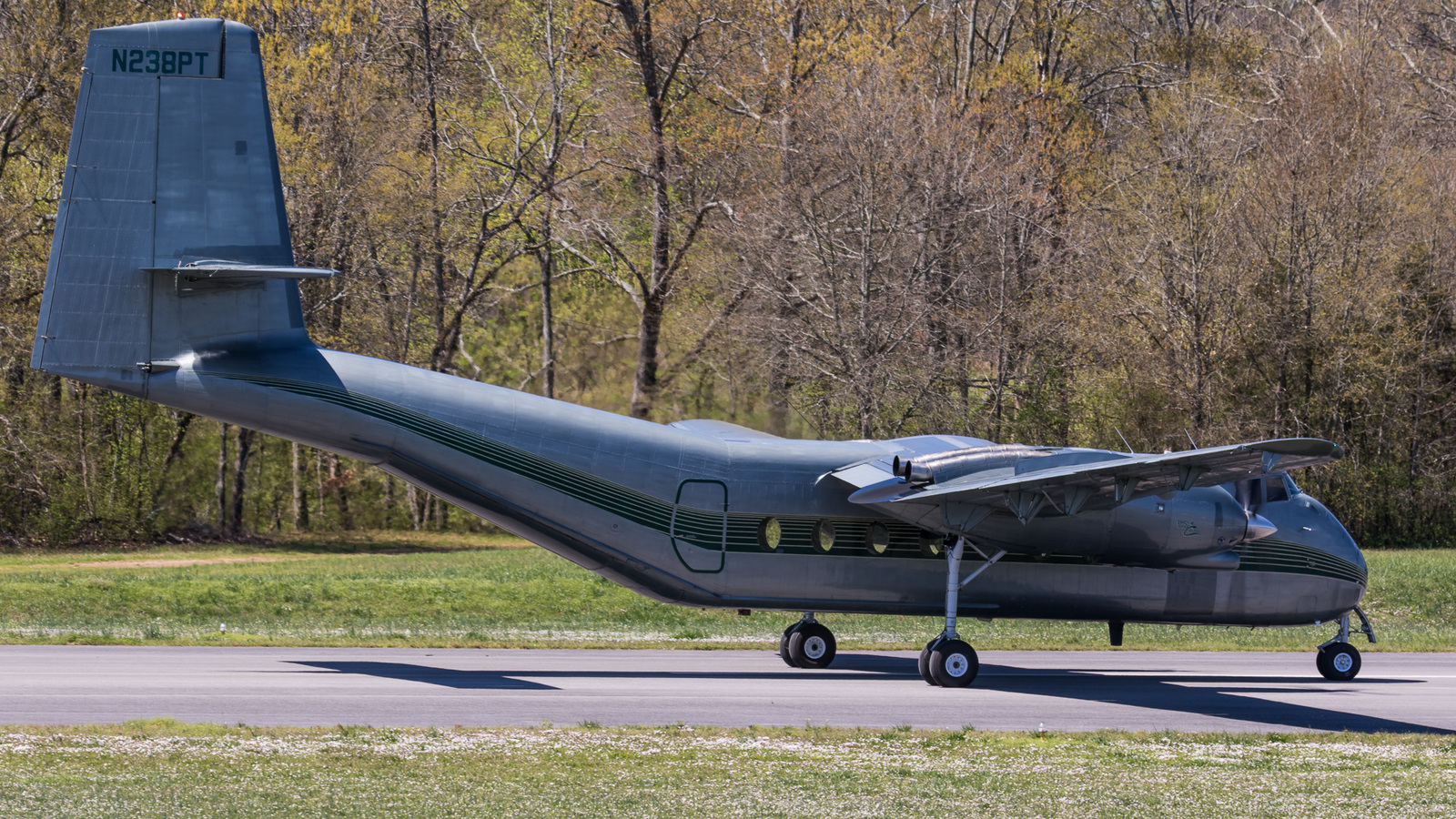 DHC-4T Turbo Caribou - один из редчайших транспортных самолётов короткого взлёта и посадки середины прошлого века. - Моё, Самолет, Аэропорт, Споттинг, История, Stol, Видео, Длиннопост