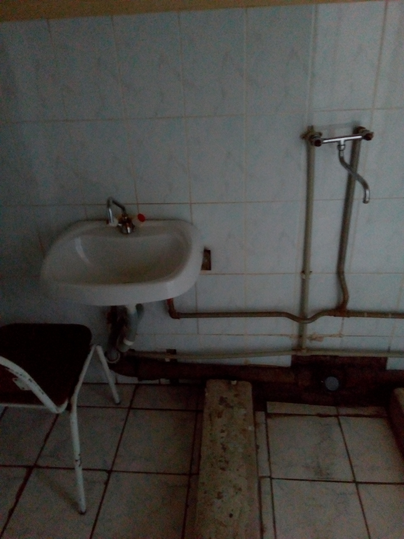 Toilet in Pravdinsk, Nizhny Novgorod region. You have no idea how it stinks in here! And mothers take boys to the women's toilet! Simply goof! - Hospital, Horror, The medicine, Longpost