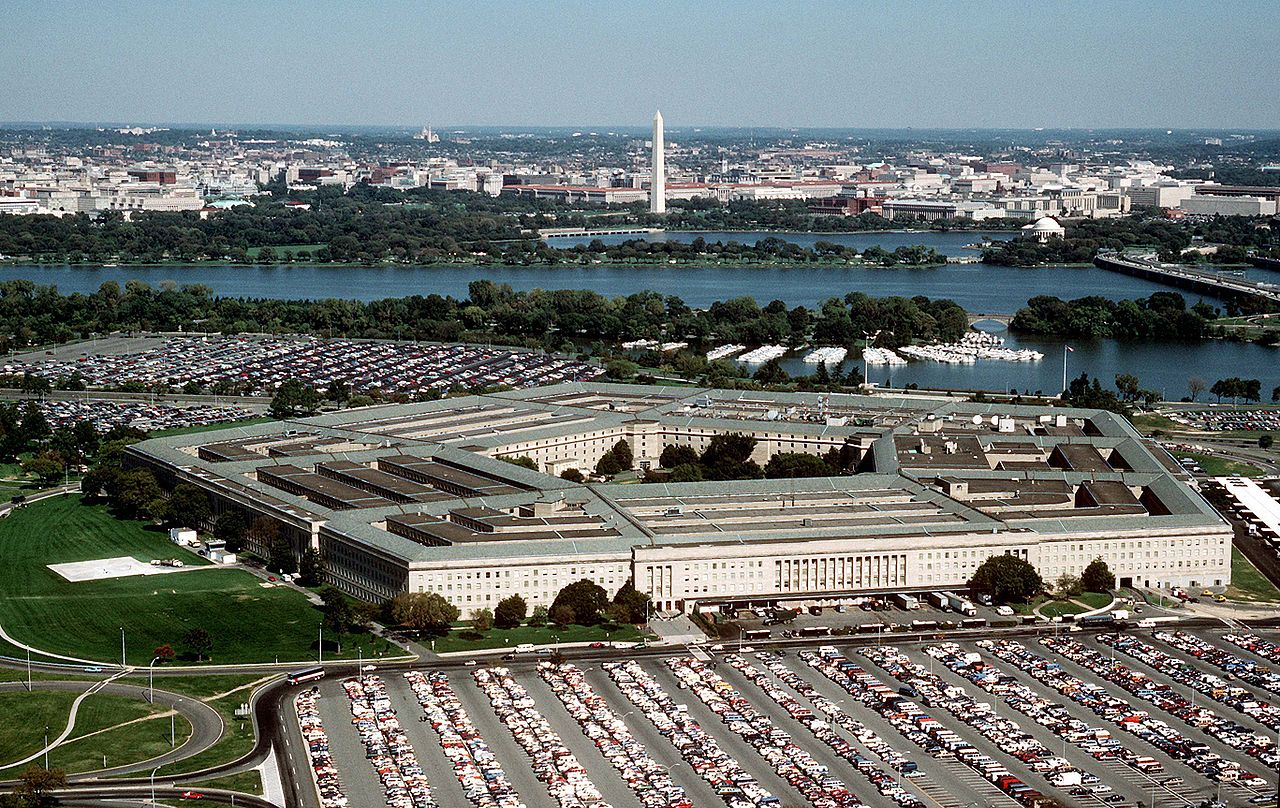 Official: The Pentagon is looking for UFOs and is trying to create a warp drive - Ufology, Warp engine, Pentagon, UFO