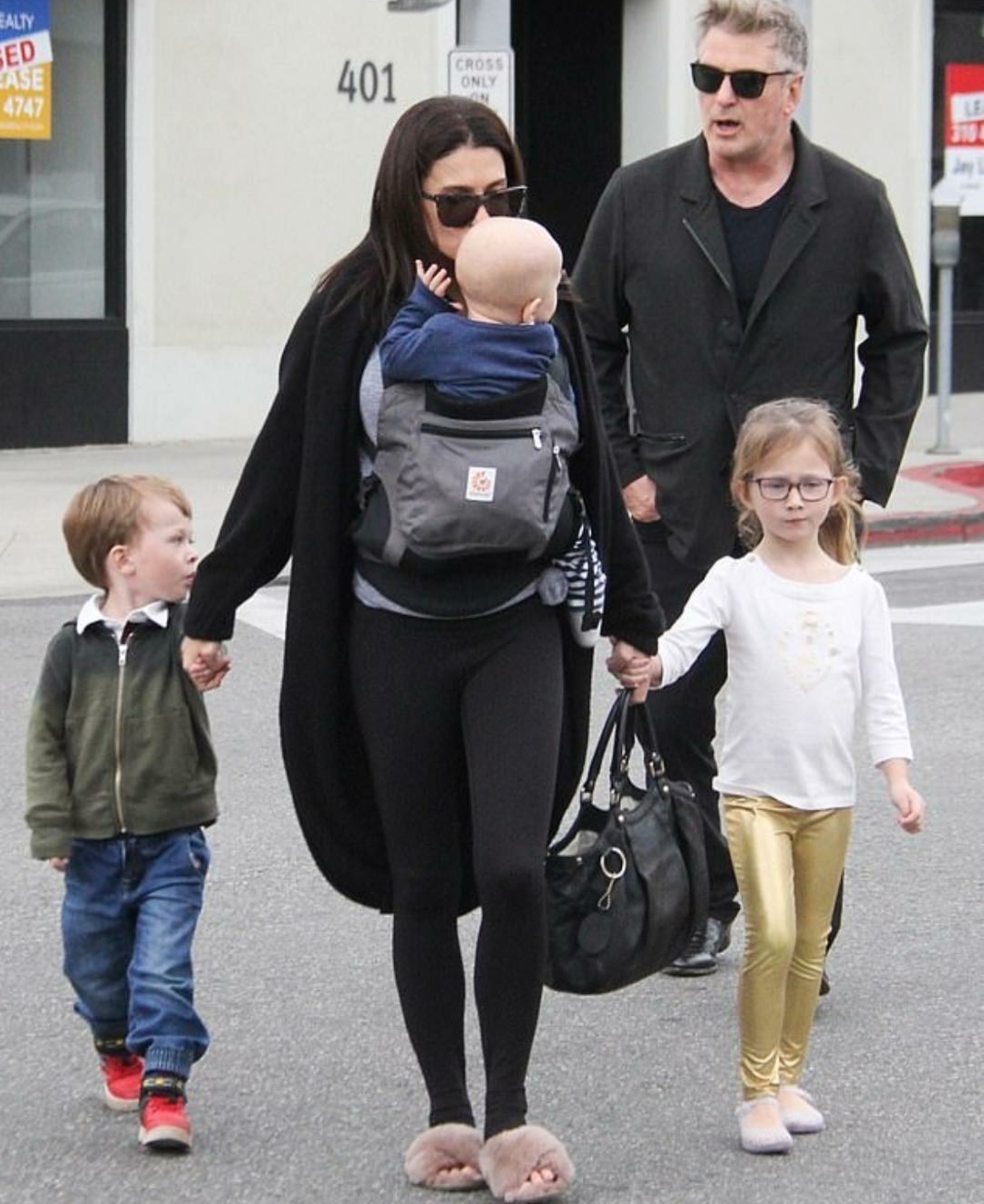 Алек Болдуин с женой и детьми 2020