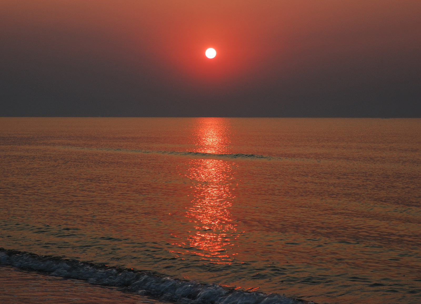 I found such a sunrise on the Sea of ??Azov in my archive. - My, Not photoshop, Impossible