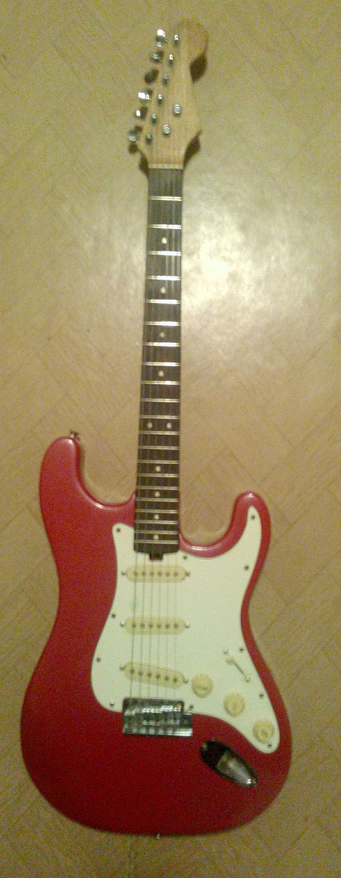 Washed down the red guitar - My, Guitar, No rating, Musima, Stratocaster, Longpost