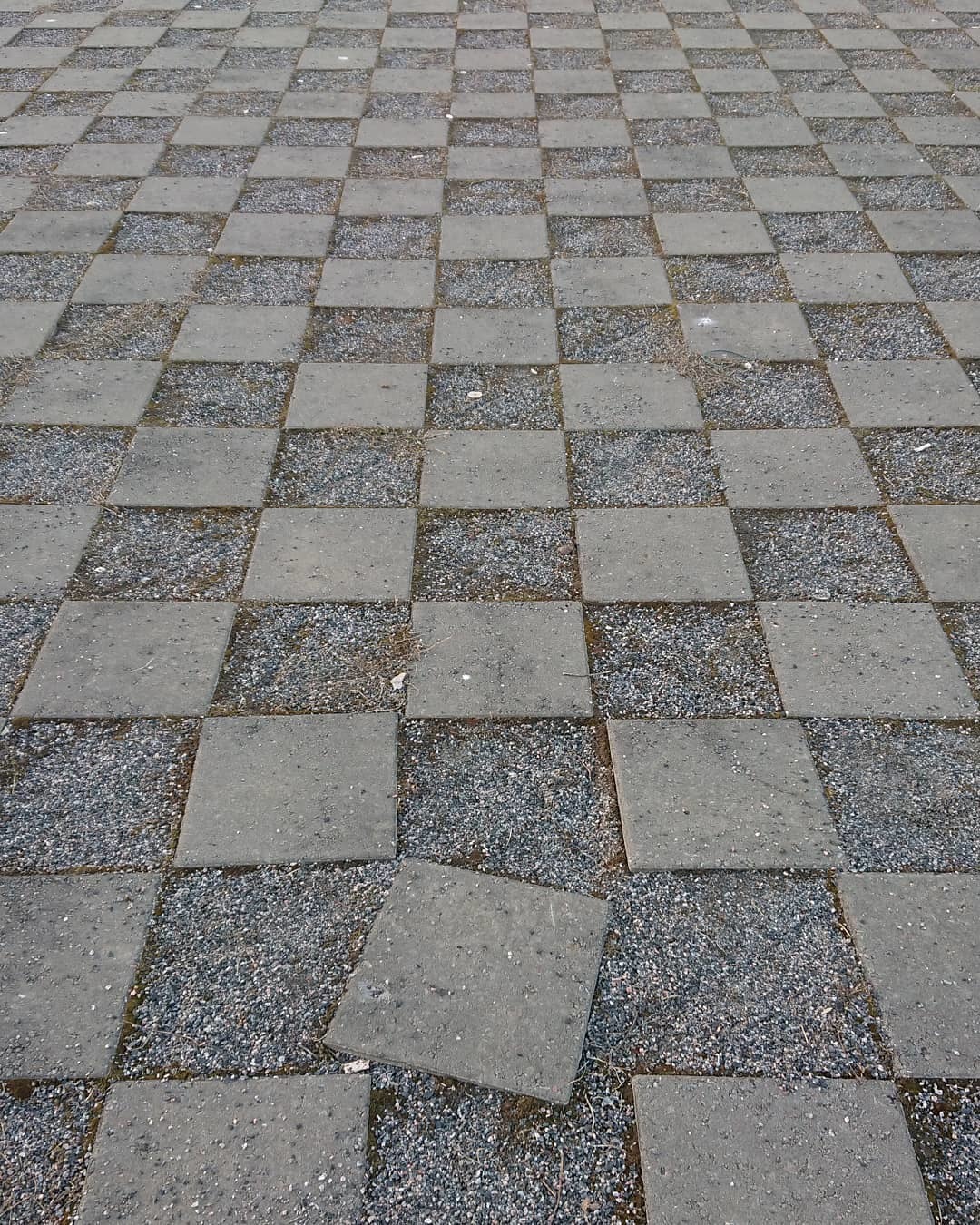 When paving slabs are not laid, but laid down - Perfectionist hell, Tile