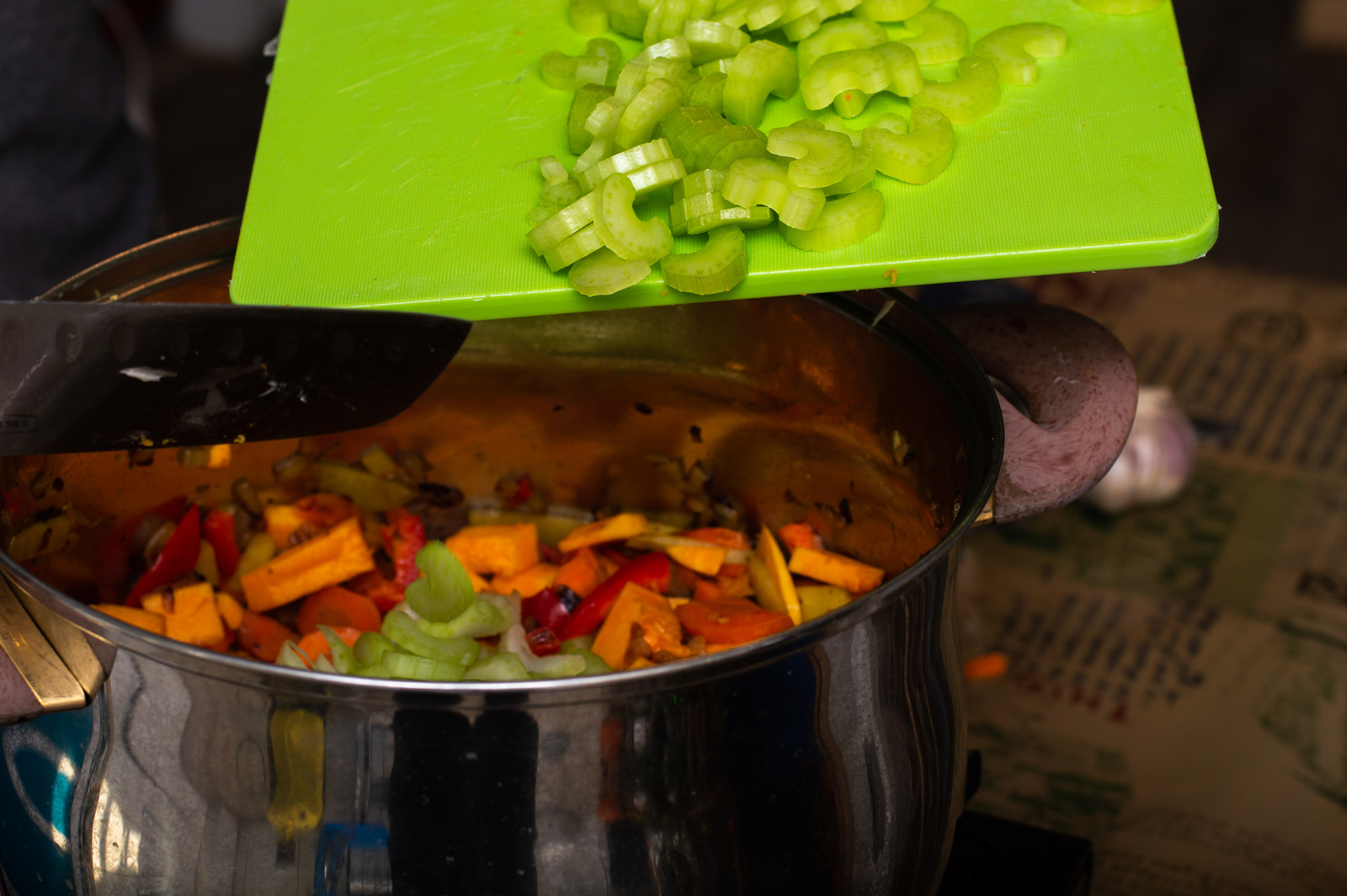 Быстрый суп Минестроне с тыквой и готовой куриной грудкой - здоровенная  кастрюля с настоящим супом за 20 минут | Пикабу