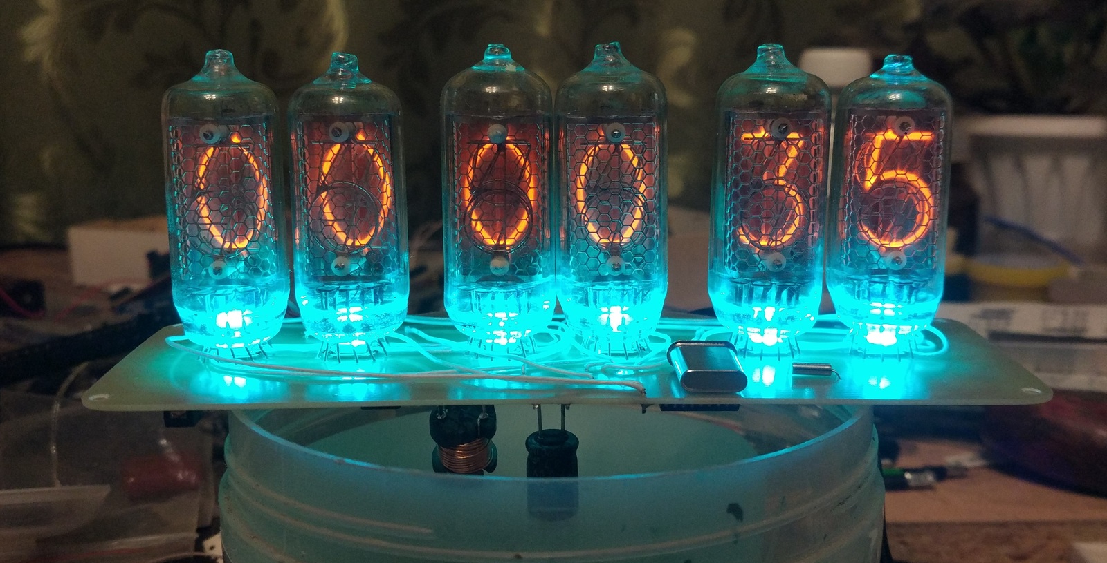 Nixie clock: my first watch on IN-8-2 indicators - My, With your own hands, Homemade, Handmade, , Nixie clock, Longpost