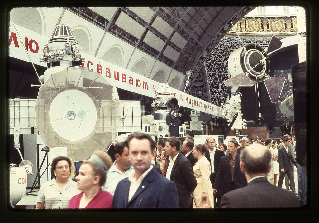 1969 г. Фотографии павильона Космос на ВДНХ Роба Кетчерсайда (Rob Ketcherside) - СССР, ВДНХ, Длиннопост, Фотография, Павильон космос