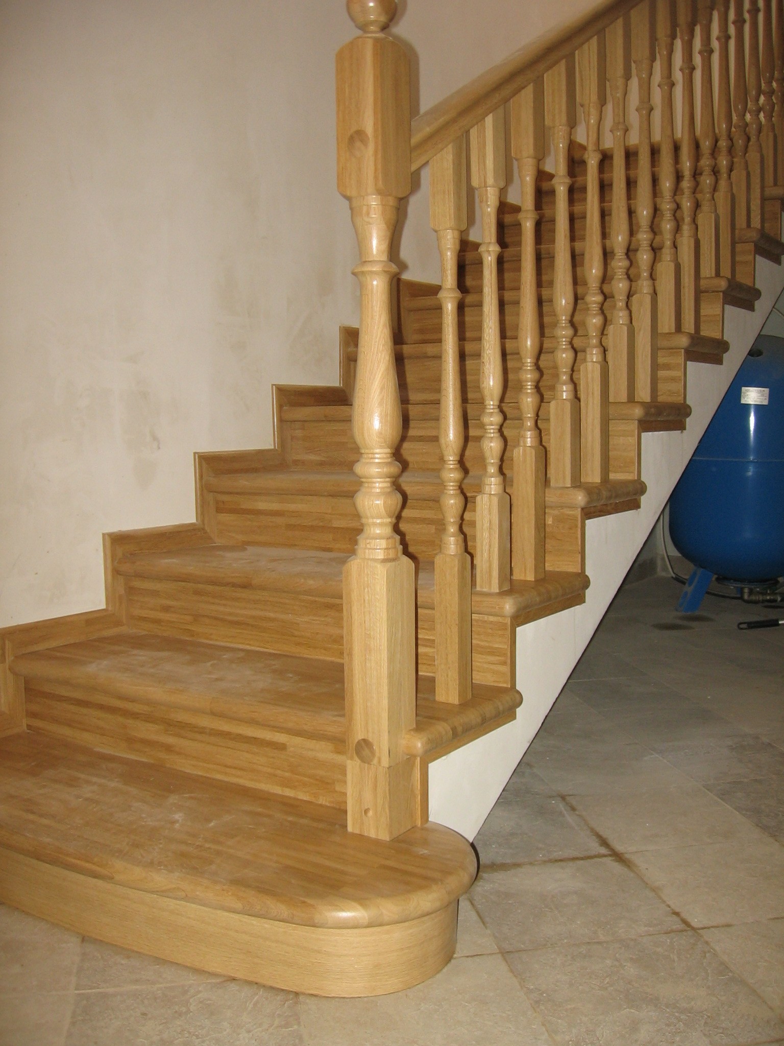 Solid oak staircase on a concrete base - My, Stairs, Woodworking, Woodworking, Oak, Longpost